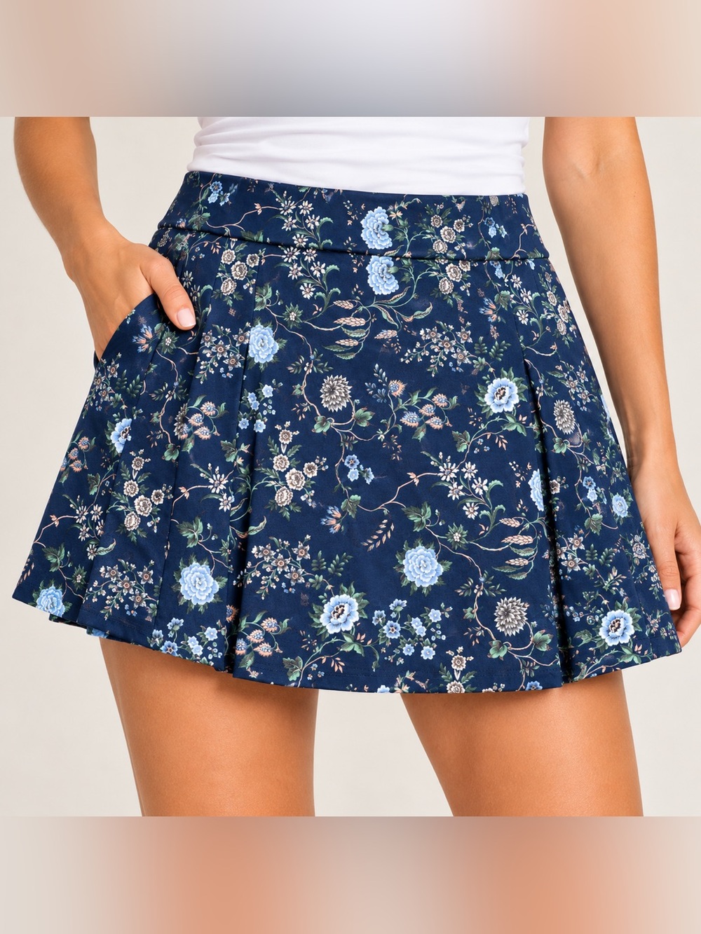 Tuckernuck Navy Floral Pleated Athletic Skort L